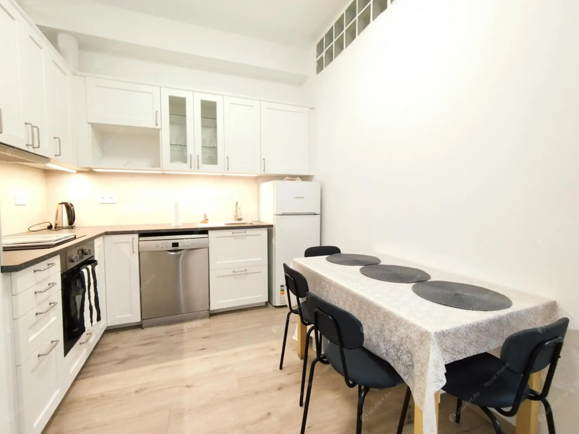 Kiadó albérlet 225000 Ft/hó áron: Budapest, XIV. kerület  Nagy Lajos király útja. Mérete: 45 nm, 2 szobás | Alberlet.hu - 6604861