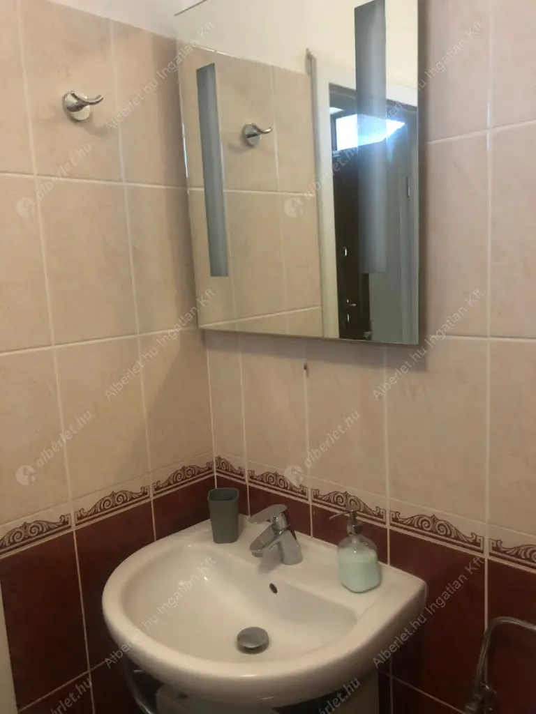 Kiadó albérlet 260000 Ft/hó áron: Budapest, XIV. kerület  Nagy Lajos király útja. Mérete: 50 nm, 2 szobás | Alberlet.hu - 6626364