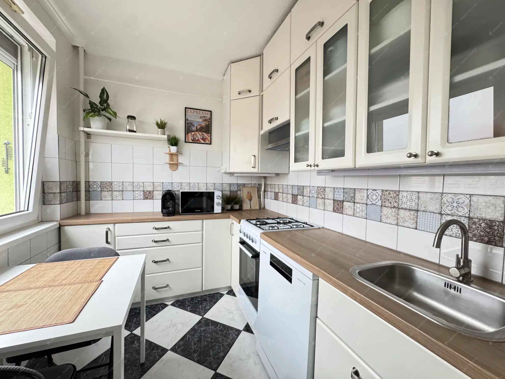 Kiadó albérlet 250000 Ft/hó áron: Budapest, XIV. kerület  Ond vezér útja. Mérete: 57 nm, 2 szobás | Alberlet.hu - 6601901