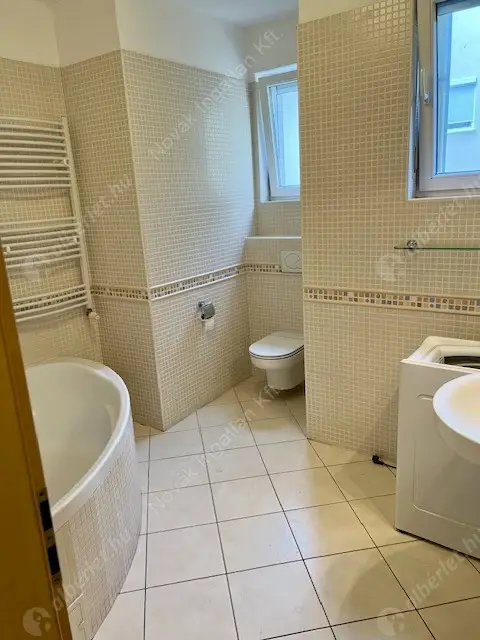 Kiadó albérlet 450000 Ft/hó áron: Budapest, XIV. kerület  Öv utca. Mérete: 120 nm, 5 szobás | Alberlet.hu - 6588915