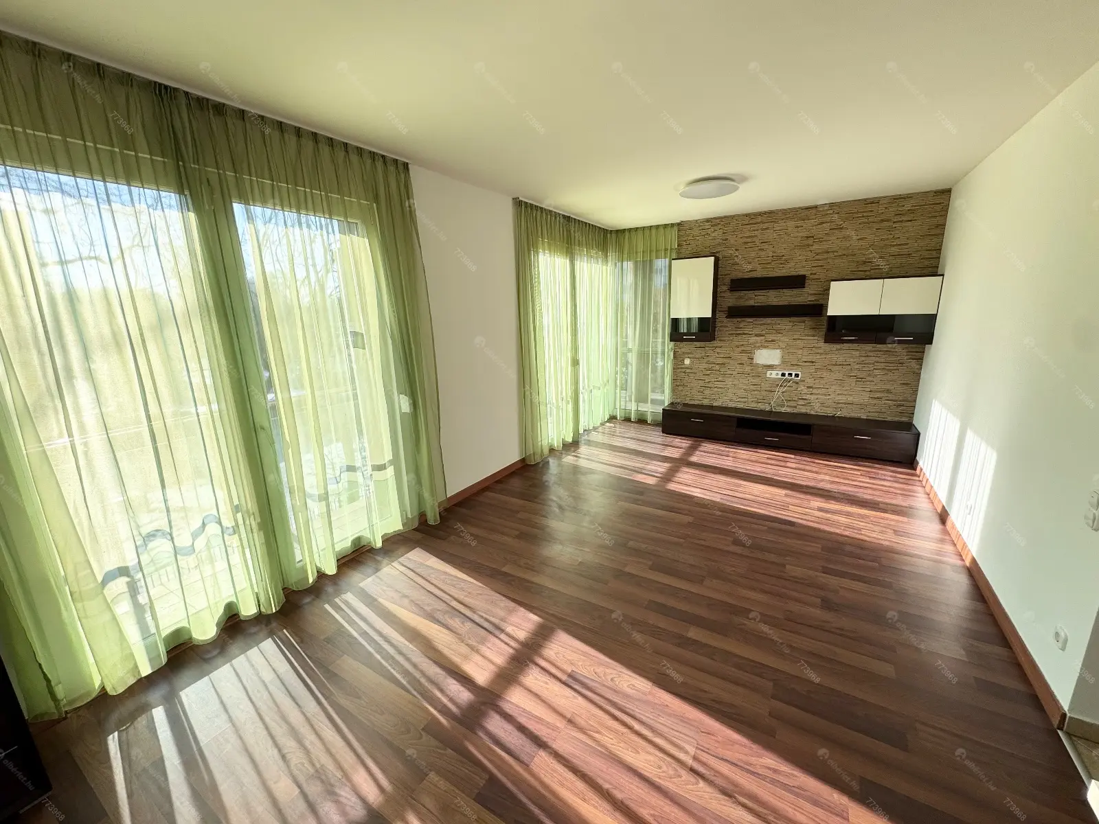 Kiadó albérlet 300000 Ft/hó áron: Budapest, XIV. kerület   Pillangó Park . Mérete: 57 nm, 2 szobás | Alberlet.hu - 6640384