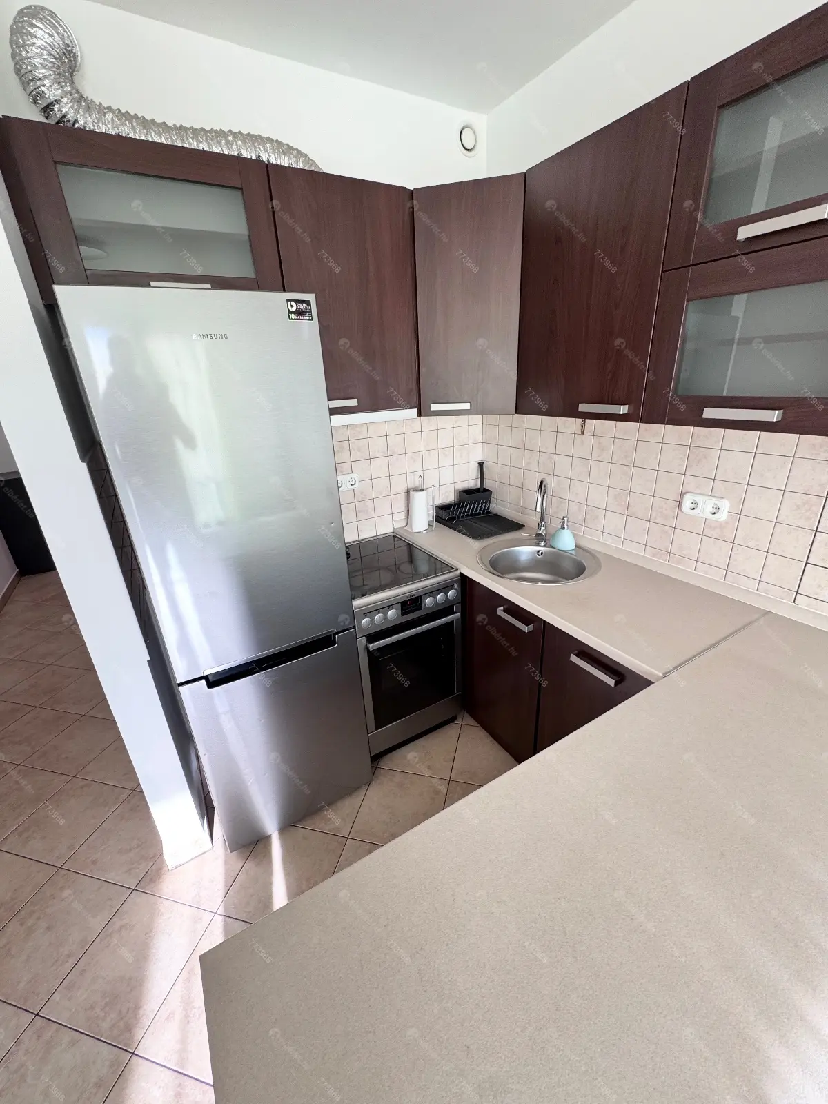 Kiadó albérlet 300000 Ft/hó áron: Budapest, XIV. kerület   Pillangó Park . Mérete: 57 nm, 2 szobás | Alberlet.hu - 6640386