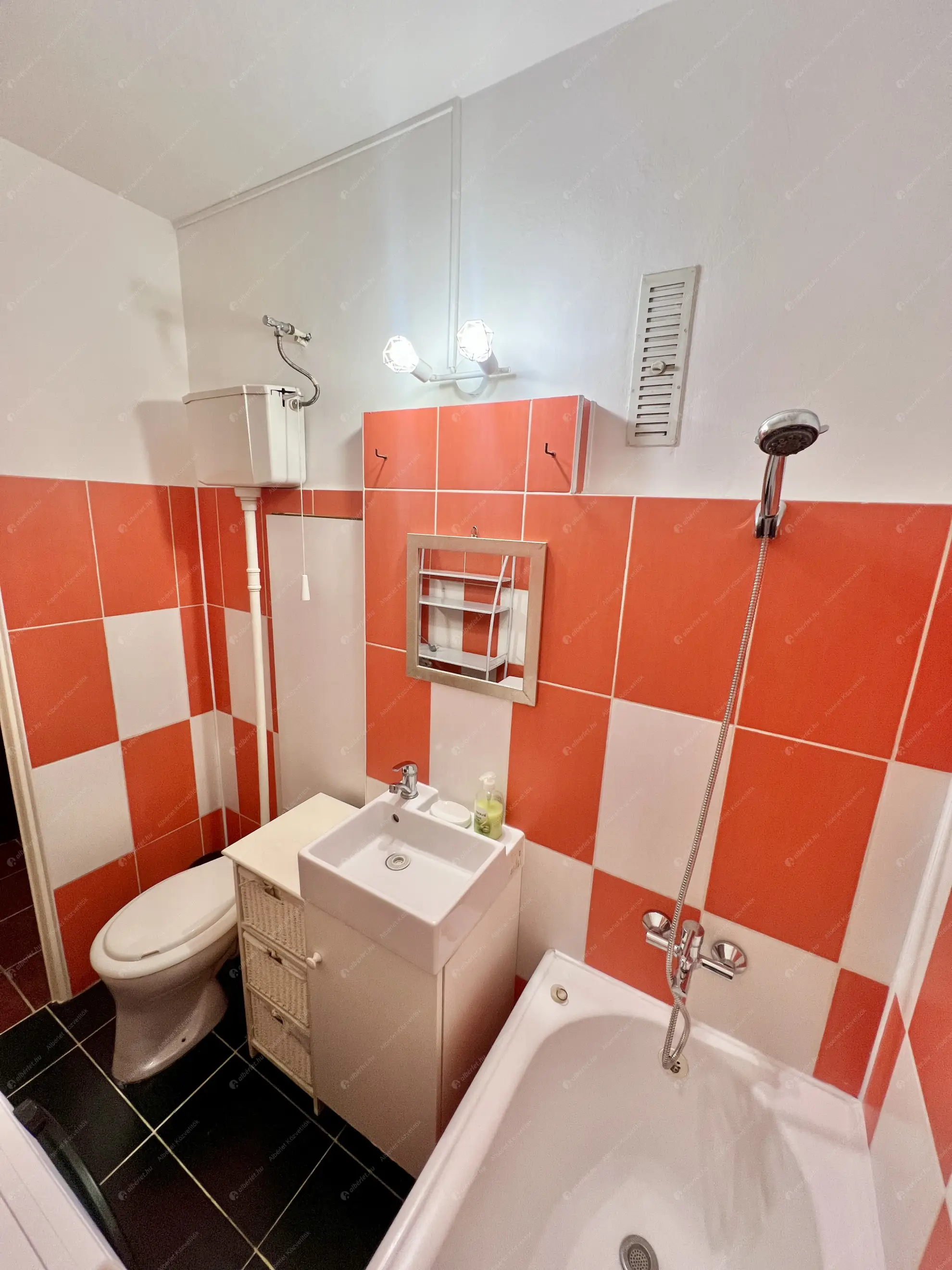 Kiadó albérlet 200000 Ft/hó áron: Budapest, XIV. kerület  Pillangó park. Mérete: 37 nm, 1 szobás | Alberlet.hu - 6625913