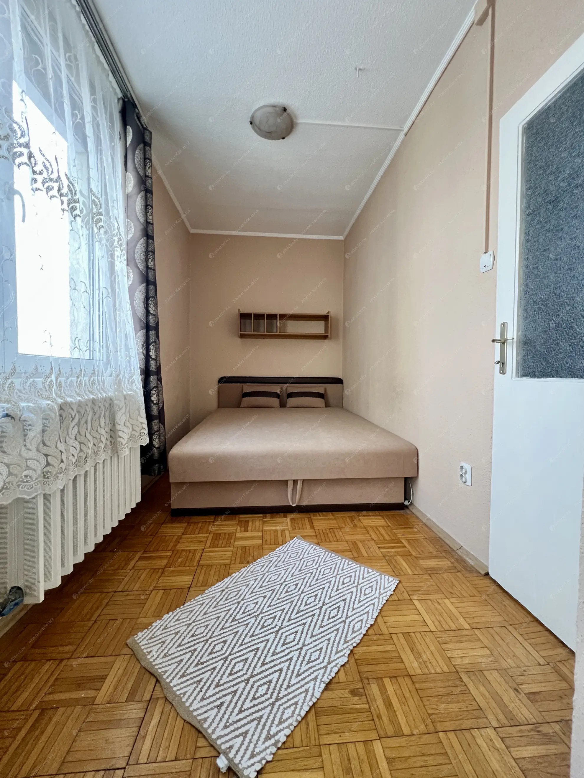 Kiadó albérlet 200000 Ft/hó áron: Budapest, XIV. kerület  Pillangó park. Mérete: 37 nm, 1 szobás | Alberlet.hu - 6625917