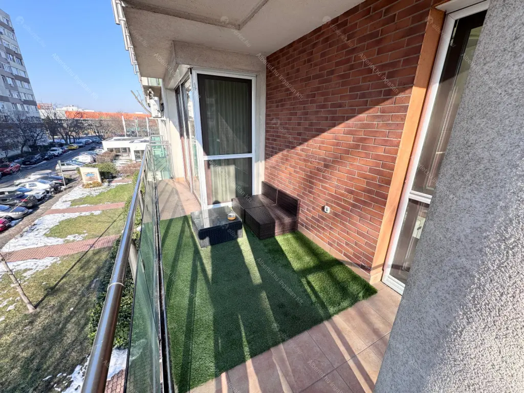 Kiadó albérlet 300000 Ft/hó áron: Budapest, XIV. kerület  Pillangó park. Mérete: 57 nm, 2 szobás | Alberlet.hu - 6640438