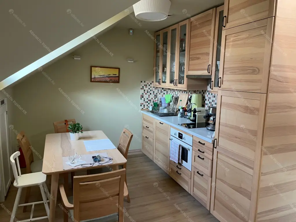 Kiadó albérlet 400000 Ft/hó áron: Budapest, XIV. kerület  Rákos tér. Mérete: 91 nm, 3 szobás | Alberlet.hu - 6645968