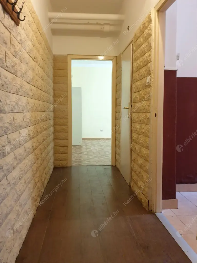 Kiadó albérlet 150000 Ft/hó áron: Budapest, XIV. kerület  Róna utca. Mérete: 32 nm, 1 szobás | Alberlet.hu - 5823079