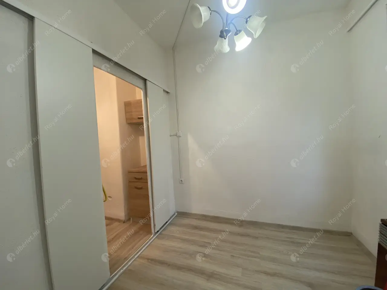 Kiadó albérlet 190000 Ft/hó áron: Budapest, XIV. kerület  Róna utca. Mérete: 36 nm, 1 szobás | Alberlet.hu - 5519072