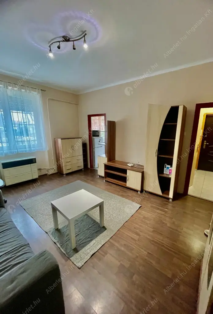 Kiadó albérlet 170000 Ft/hó áron: Budapest, XIV. kerület  Szervián utca. Mérete: 29 nm, 1 szobás | Alberlet.hu - 6631474