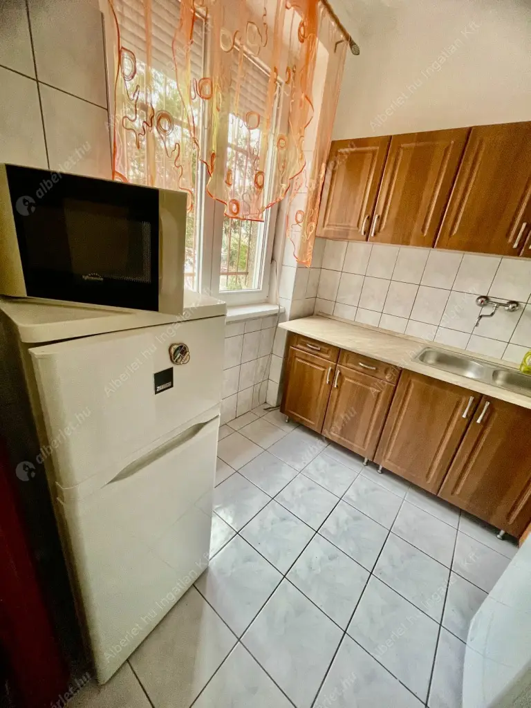 Kiadó albérlet 170000 Ft/hó áron: Budapest, XIV. kerület  Szervián utca. Mérete: 29 nm, 1 szobás | Alberlet.hu - 6631478