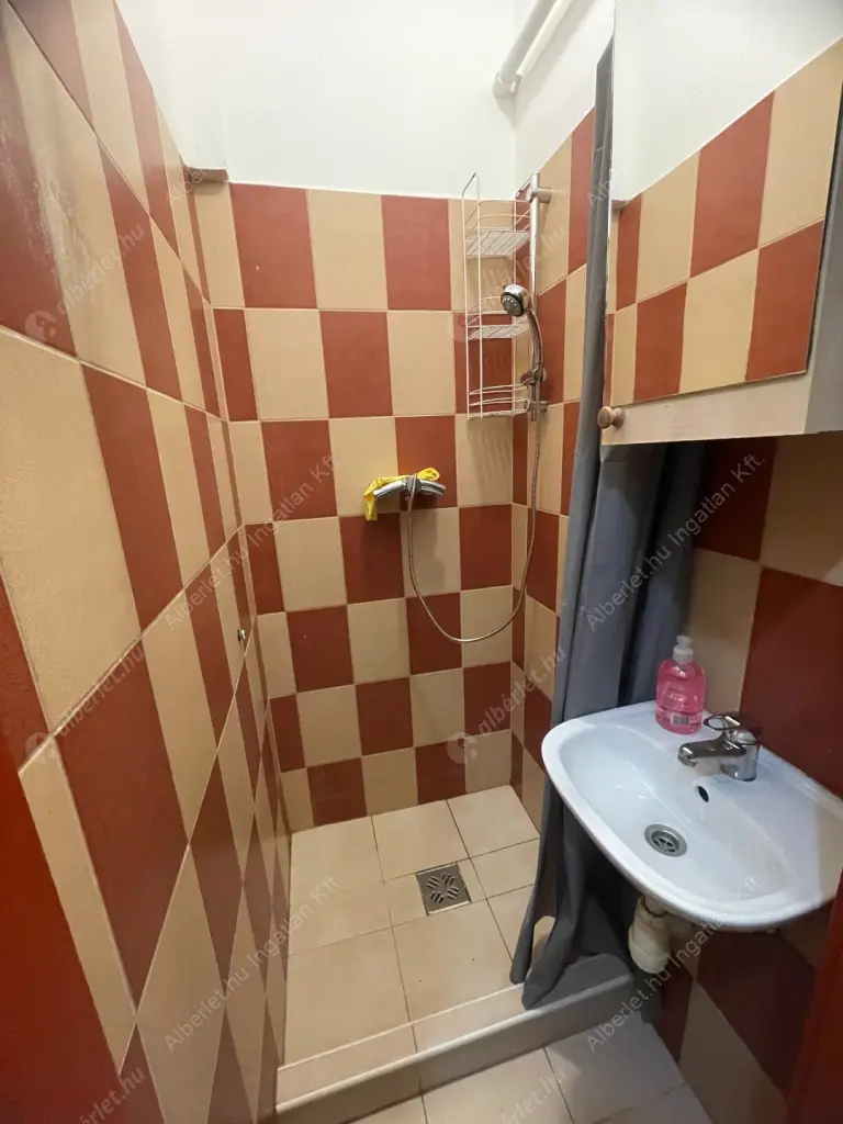 Kiadó albérlet 170000 Ft/hó áron: Budapest, XIV. kerület  Szervián utca. Mérete: 29 nm, 1 szobás | Alberlet.hu - 6631479