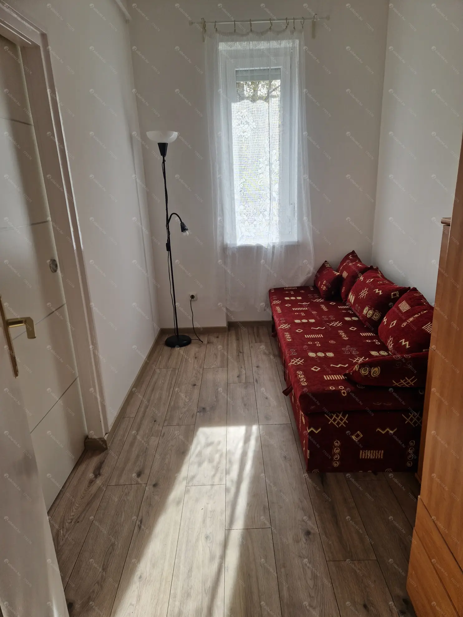 Kiadó albérlet 210000 Ft/hó áron: Budapest, XIV. kerület  Szervián utca. Mérete: 40 nm, 1 szobás | Alberlet.hu - 6571352