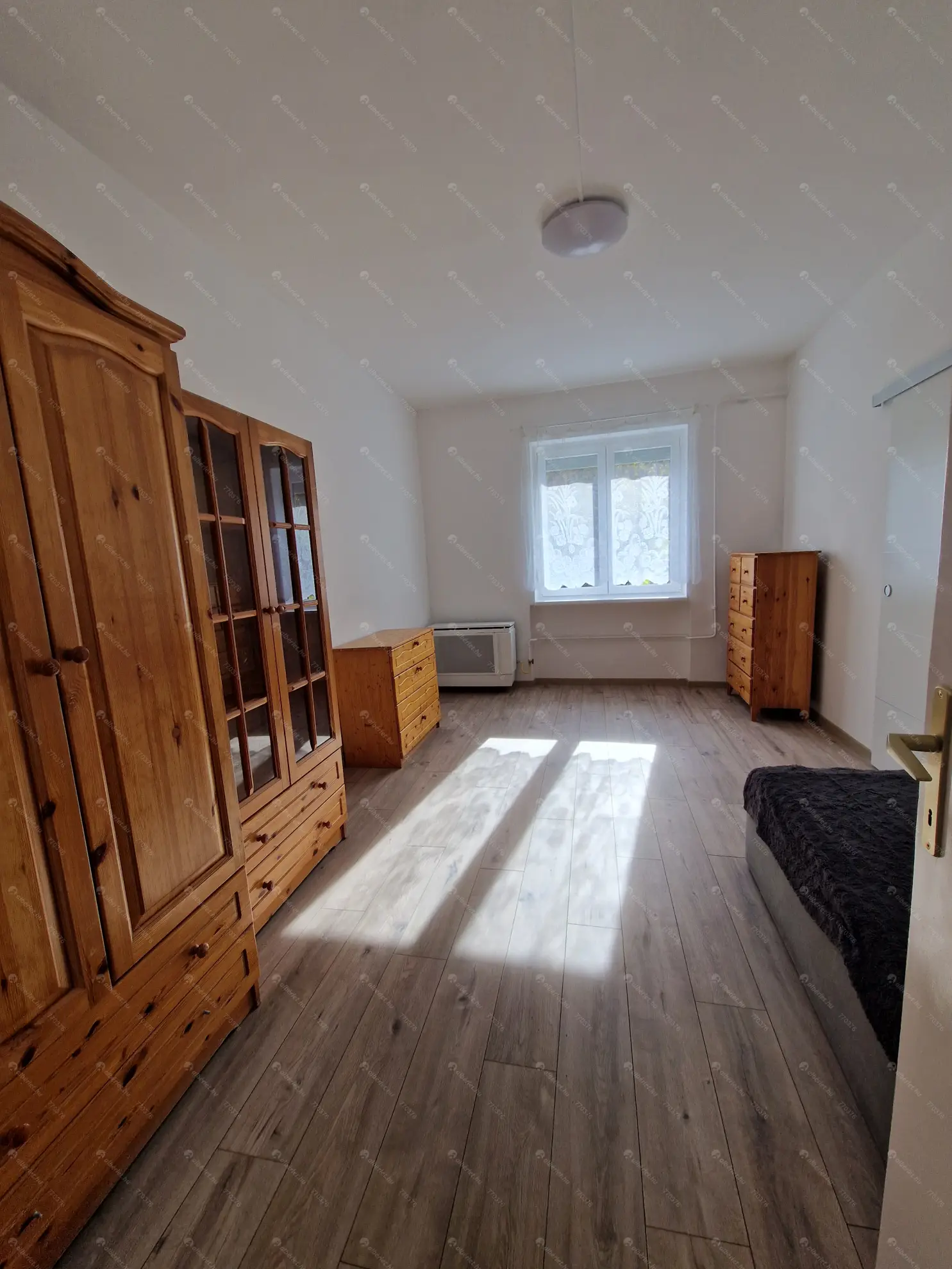 Kiadó albérlet 210000 Ft/hó áron: Budapest, XIV. kerület  Szervián utca. Mérete: 40 nm, 1 szobás | Alberlet.hu - 6571353