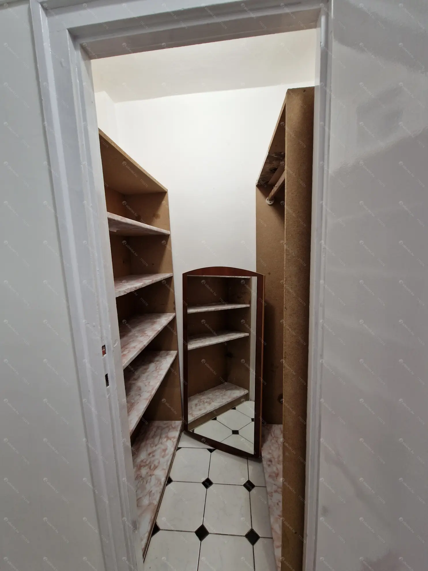 Kiadó albérlet 210000 Ft/hó áron: Budapest, XIV. kerület  Szervián utca. Mérete: 40 nm, 1 szobás | Alberlet.hu - 6571364