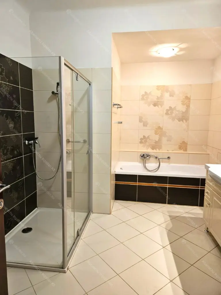 Kiadó albérlet 450000 Ft/hó áron: Budapest, XIV. kerület  Szugló utca. Mérete: 103 nm, 4 szobás | Alberlet.hu - 6663297