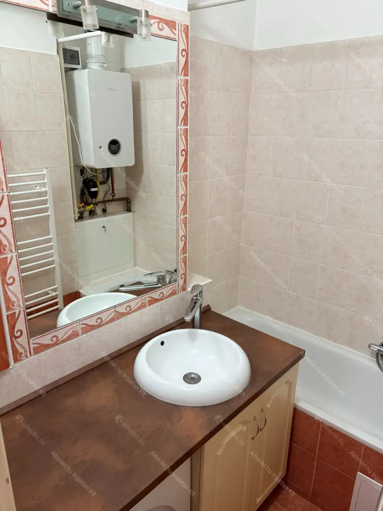 Kiadó albérlet 240000 Ft/hó áron: Budapest, XIV. kerület  Tábornok utca. Mérete: 47 nm, 1 szobás | Alberlet.hu - 6705514