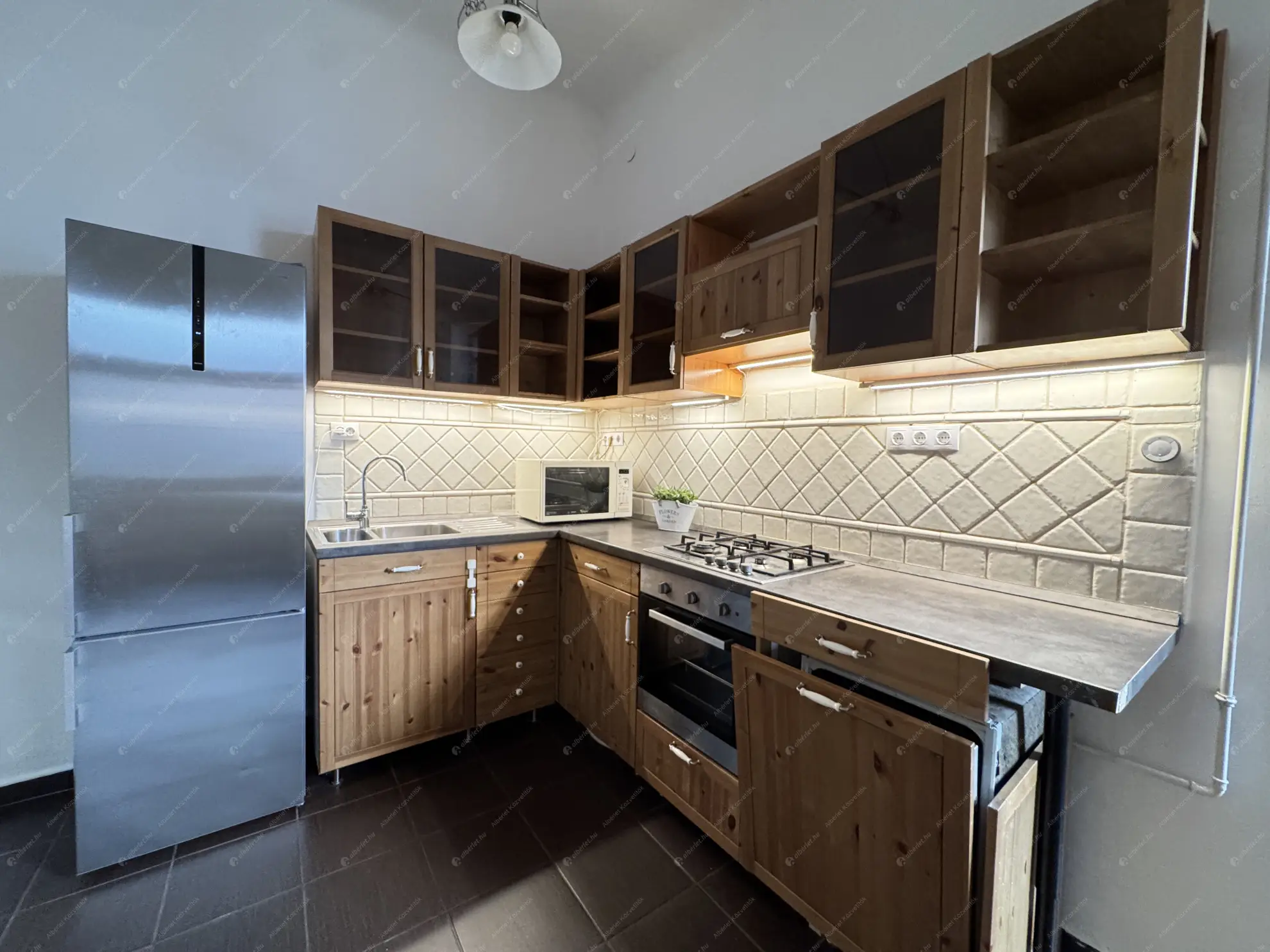 Kiadó albérlet 250000 Ft/hó áron: Budapest, XIV. kerület  Thököly út. Mérete: 73 nm, 2 szobás | Alberlet.hu - 6548810