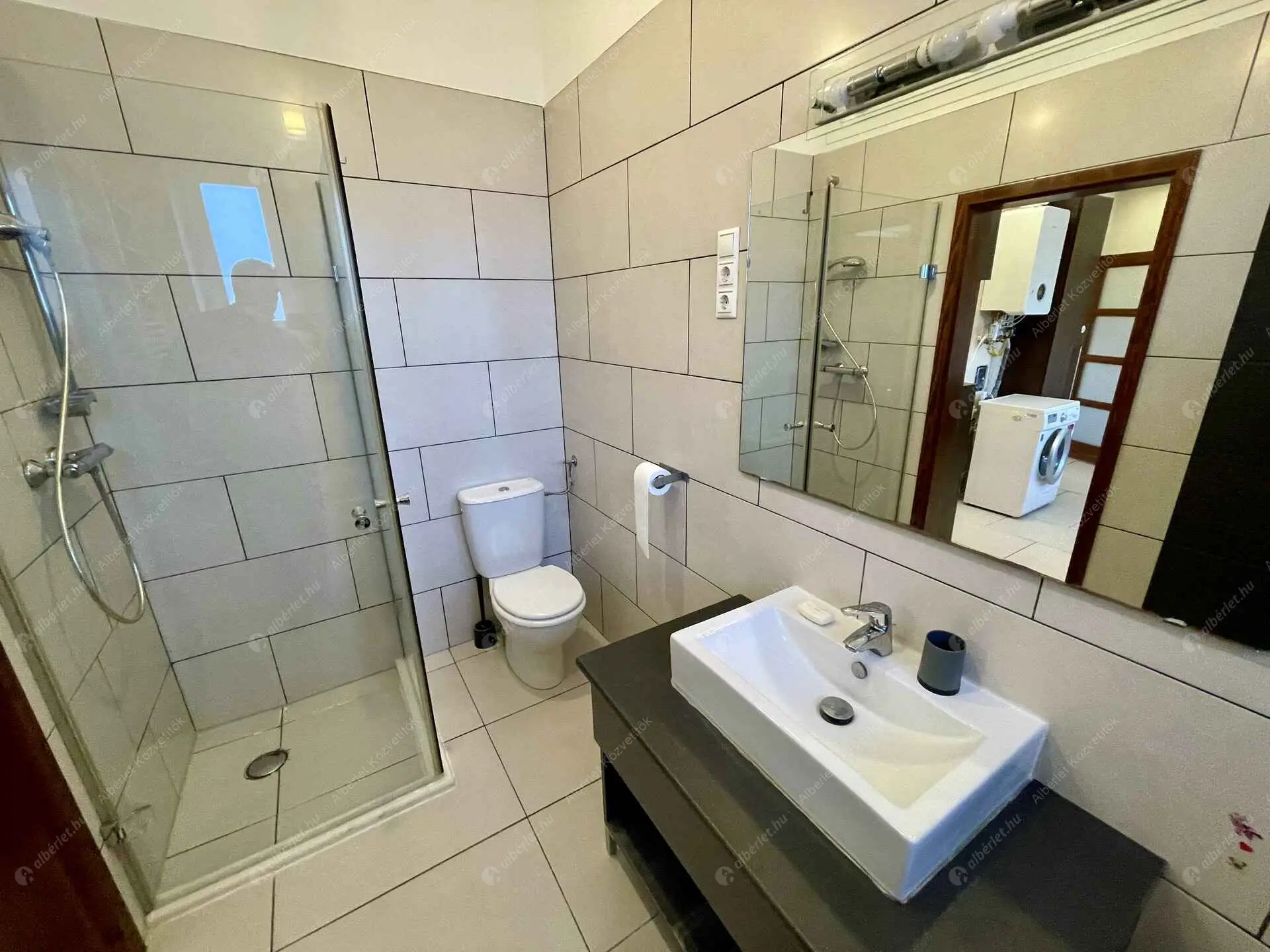 Kiadó albérlet 200000 Ft/hó áron: Budapest, XIX. kerület  Gutenberg körút. Mérete: 45 nm, 2 szobás | Alberlet.hu - 6369222