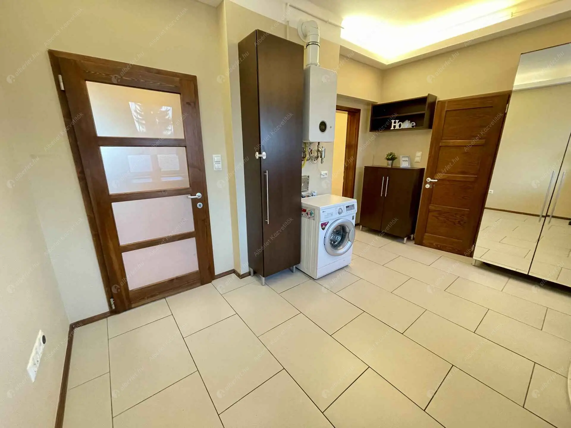 Kiadó albérlet 200000 Ft/hó áron: Budapest, XIX. kerület  Gutenberg körút. Mérete: 45 nm, 2 szobás | Alberlet.hu - 6369226