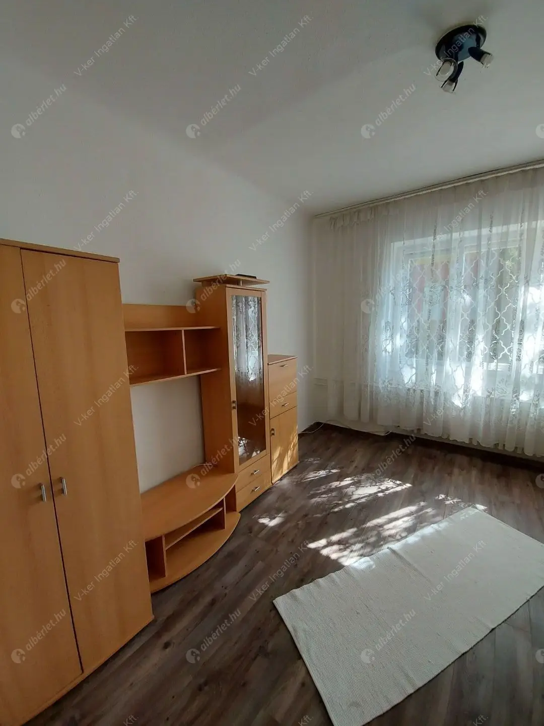 Kiadó albérlet 180000 Ft/hó áron: Budapest, XIX. kerület  Zrínyi utca. Mérete: 35 nm, 1 szobás | Alberlet.hu - 6593419