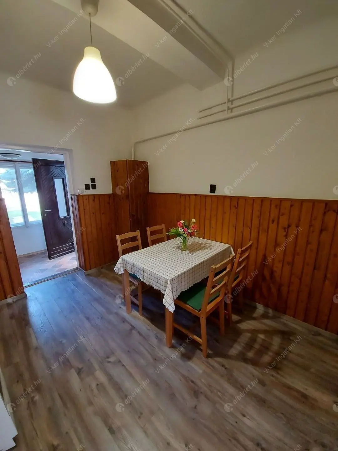 Kiadó albérlet 180000 Ft/hó áron: Budapest, XIX. kerület  Zrínyi utca. Mérete: 35 nm, 1 szobás | Alberlet.hu - 6593421