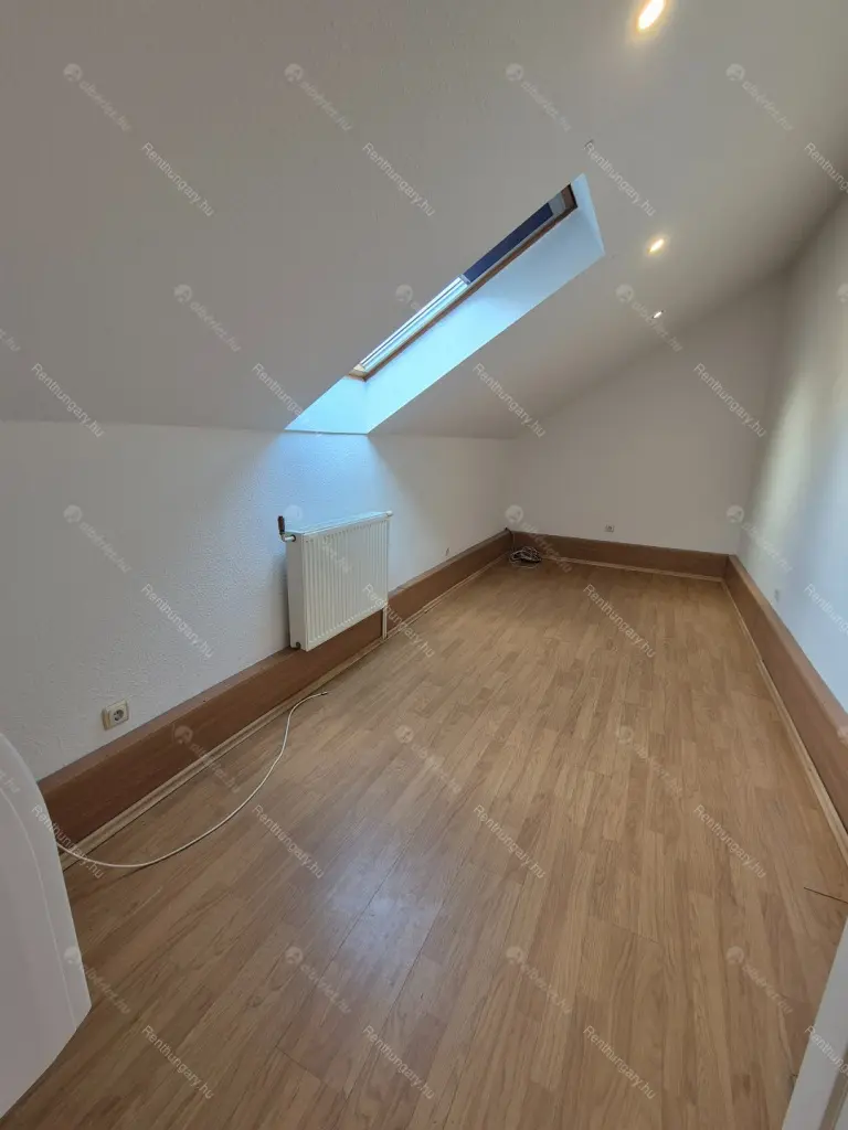 Kiadó albérlet 280000 Ft/hó áron: Budapest, XV. kerület  Bánk utca. Mérete: 74 nm, 3 szobás | Alberlet.hu - 6675978