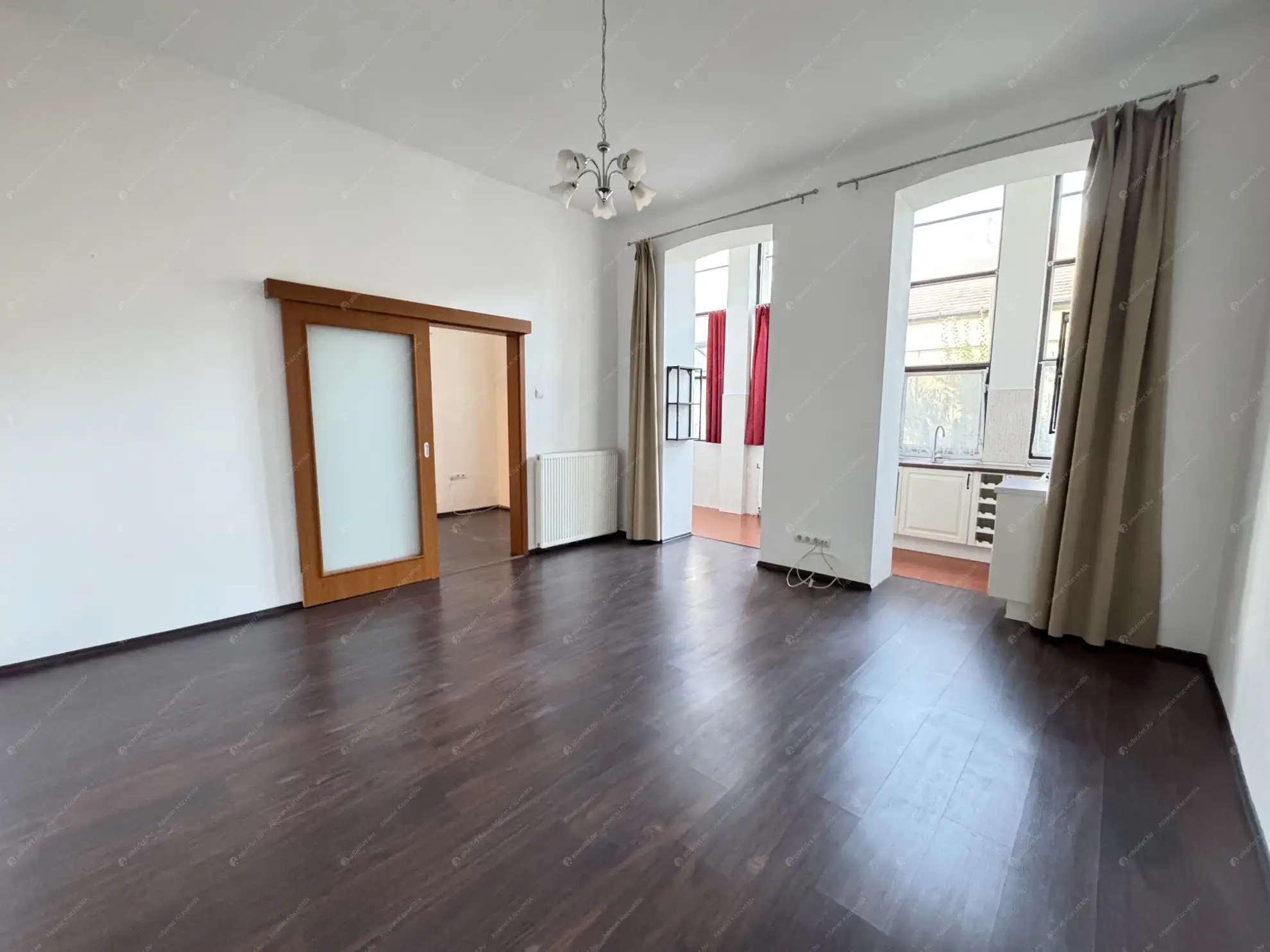 Kiadó albérlet 165000 Ft/hó áron: Budapest, XV. kerület  Bartók Béla út. Mérete: 40 nm, 1 szobás | Alberlet.hu - 6546824