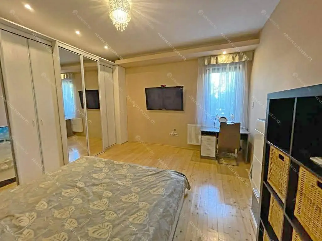 Kiadó albérlet 500000 Ft/hó áron: Budapest, XV. kerület  Csajág utca. Mérete: 130 nm, 4 szobás | Alberlet.hu - 6665982