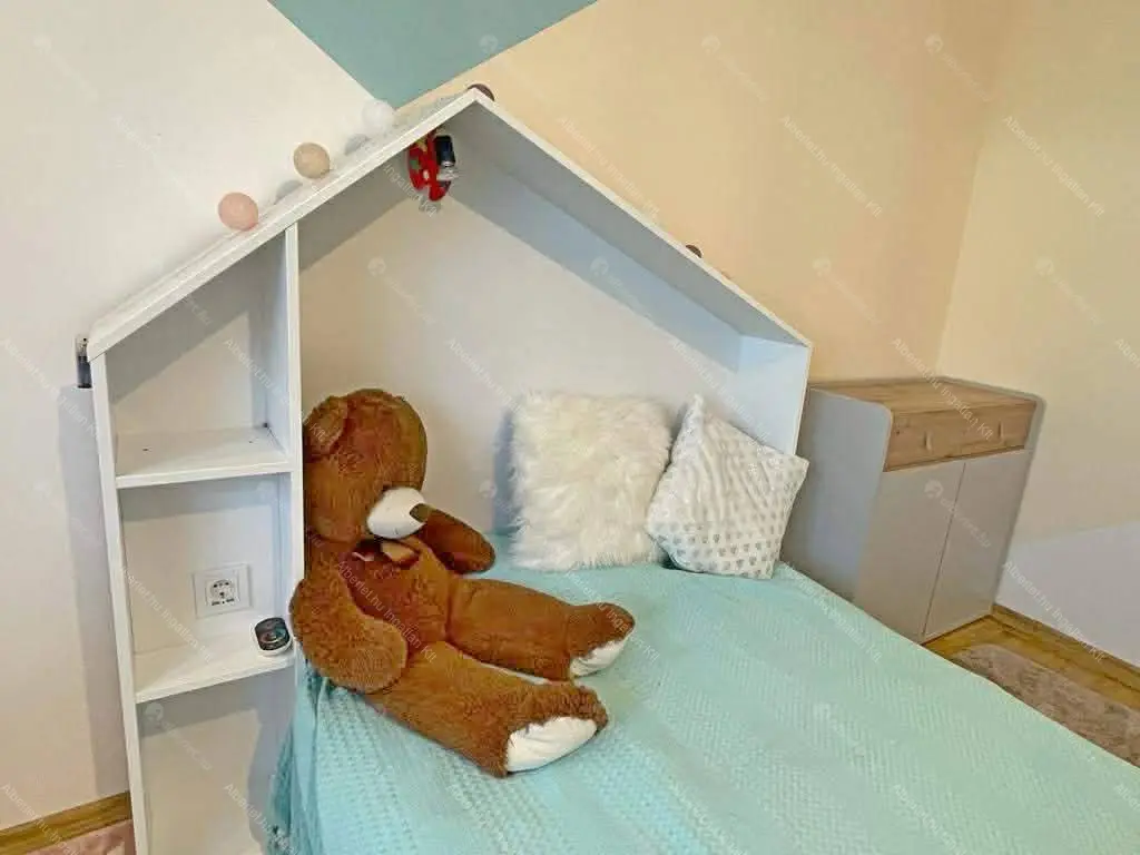 Kiadó albérlet 500000 Ft/hó áron: Budapest, XV. kerület  Csajág utca. Mérete: 130 nm, 4 szobás | Alberlet.hu - 6665989