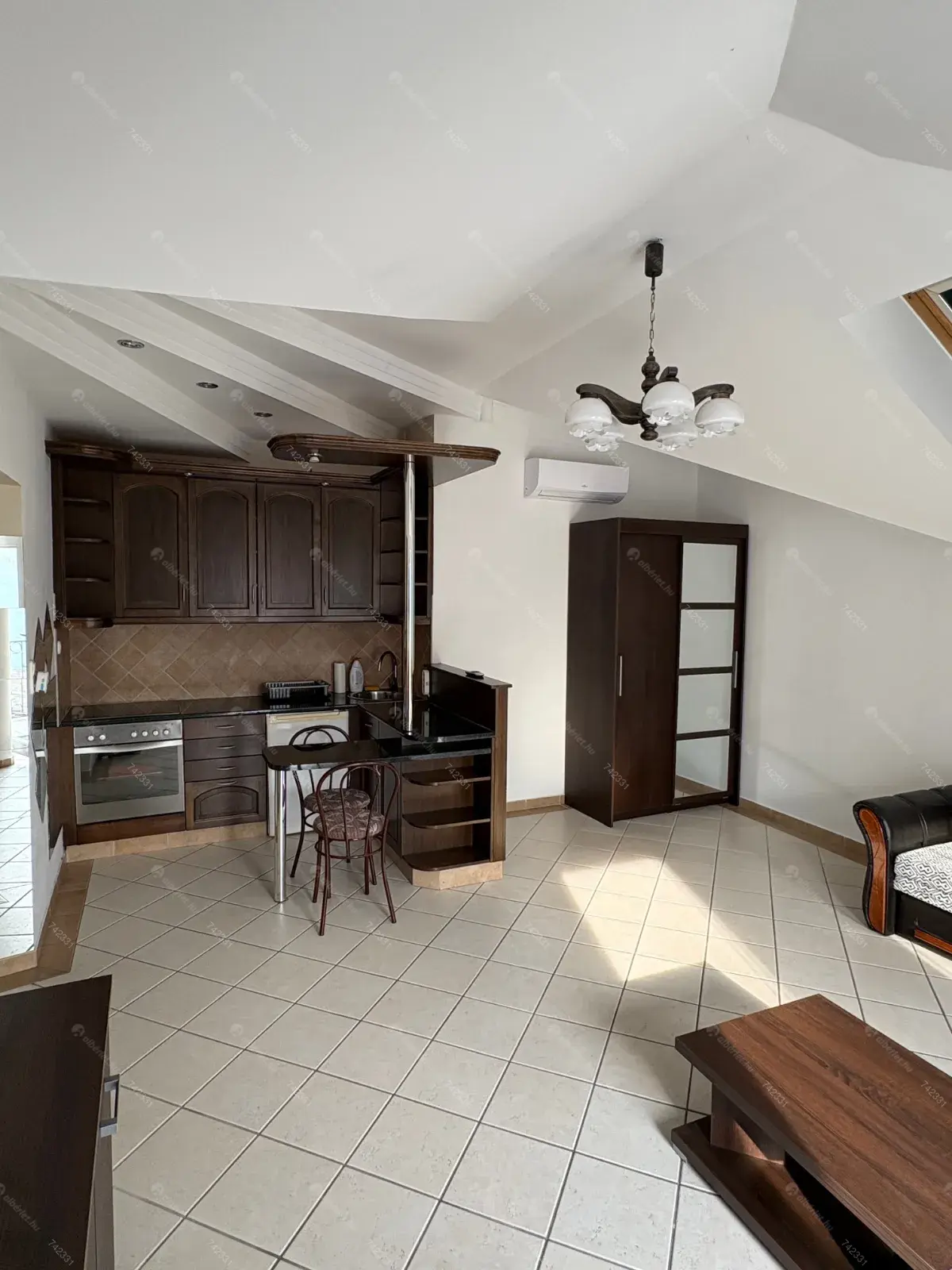 Kiadó albérlet 190000 Ft/hó áron: Budapest, XV. kerület  Kinizsi utca. Mérete: 38 nm, 1 szobás | Alberlet.hu - 6665040