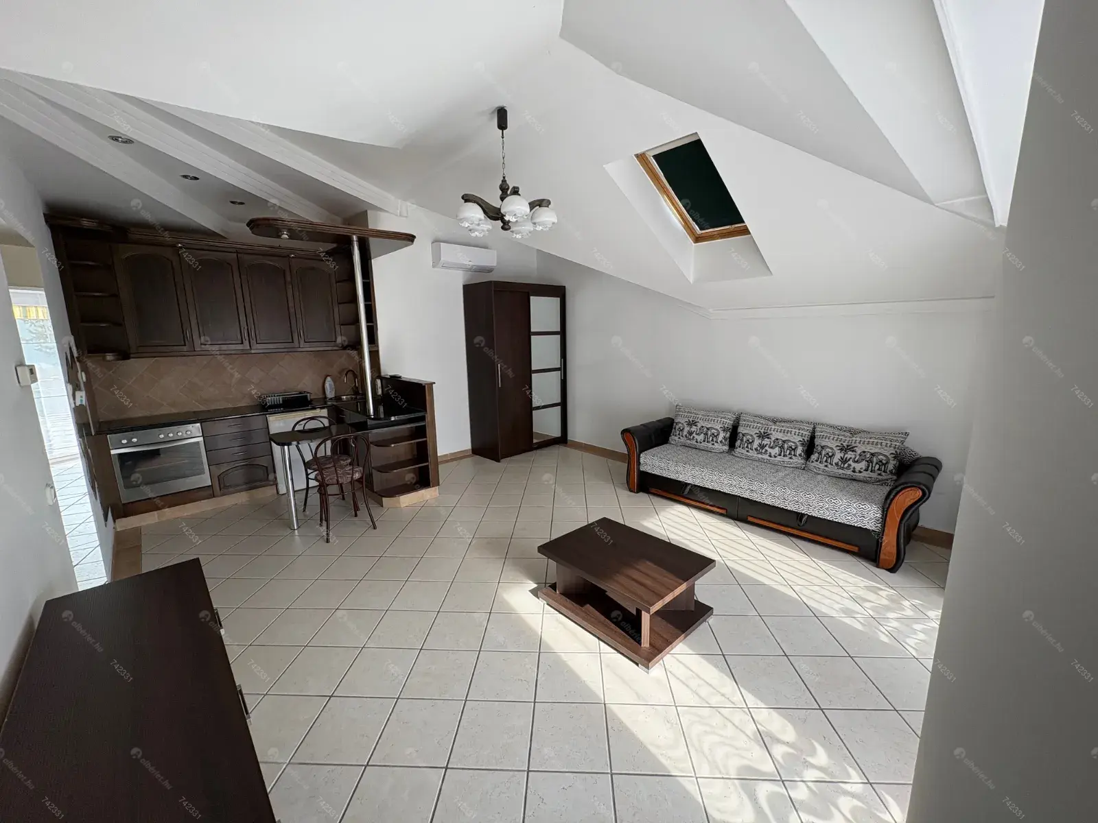 Kiadó albérlet 190000 Ft/hó áron: Budapest, XV. kerület  Kinizsi utca. Mérete: 38 nm, 1 szobás | Alberlet.hu - 6665041