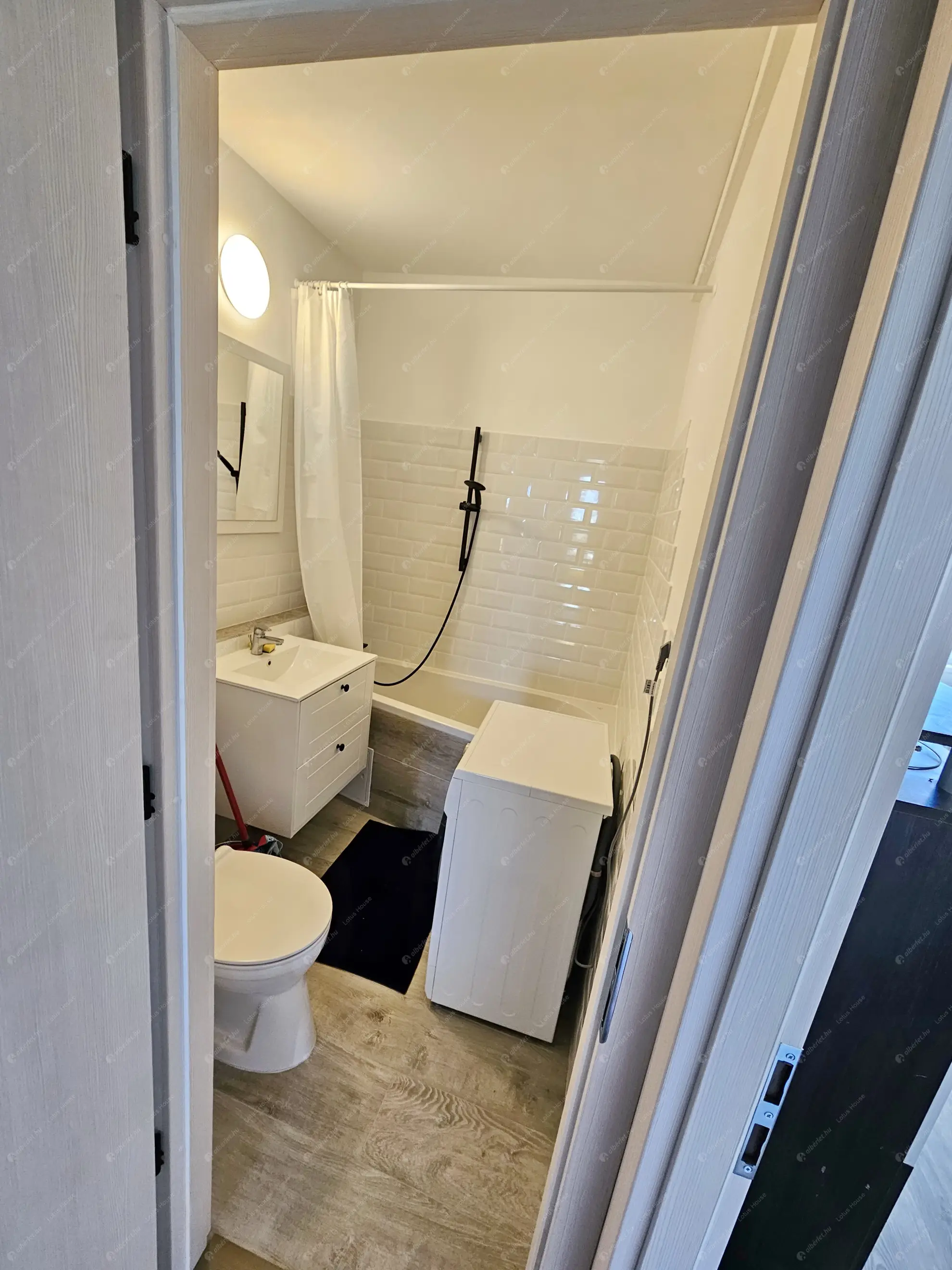 Kiadó albérlet 190000 Ft/hó áron: Budapest, XV. kerület  Kossuth utca. Mérete: 30 nm, 1 szobás | Alberlet.hu - 6569550