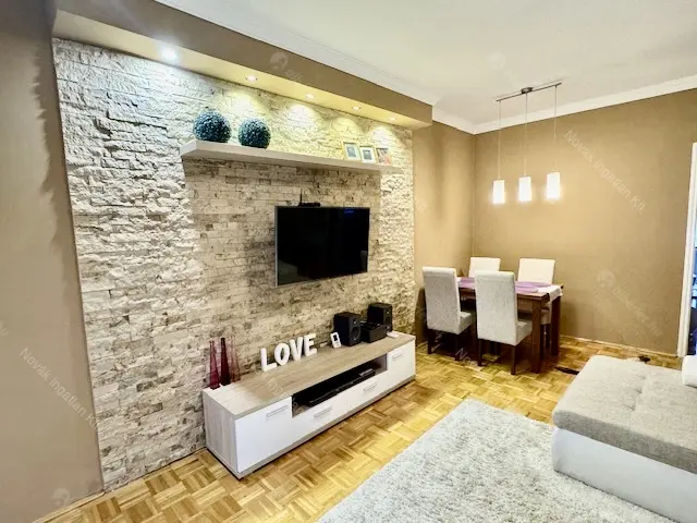 Kiadó albérlet 295000 Ft/hó áron: Budapest, XV. kerület  Lóvasút köz. Mérete: 54 nm, 2 szobás | Alberlet.hu - 6646718