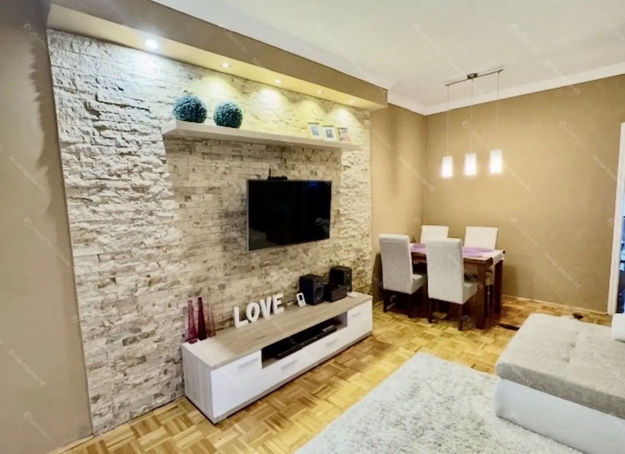 Kiadó albérlet 295000 Ft/hó áron: Budapest, XV. kerület  Lóvasút köz. Mérete: 54 nm, 2 szobás | Alberlet.hu - 6646731