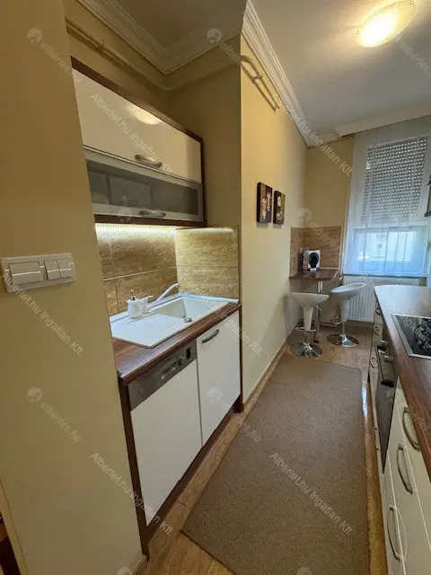 Kiadó albérlet 295000 Ft/hó áron: Budapest, XV. kerület  Lóvasút köz. Mérete: 56 nm, 2 szobás | Alberlet.hu - 6645415