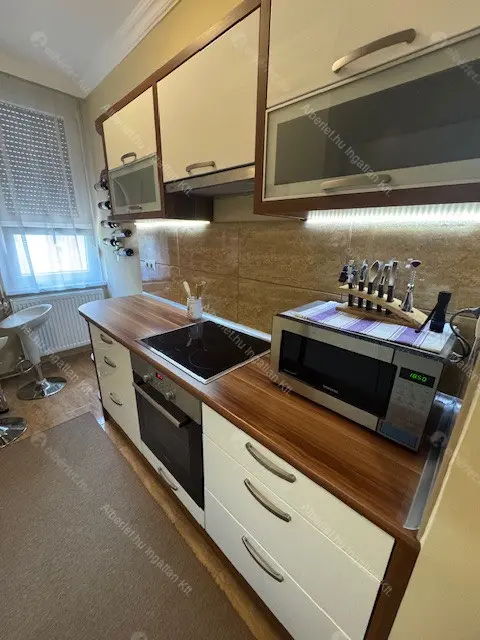 Kiadó albérlet 270000 Ft/hó áron: Budapest, XV. kerület  Lóvasút köz. Mérete: 56 nm, 2 szobás | Alberlet.hu - 6659927