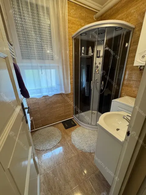 Kiadó albérlet 270000 Ft/hó áron: Budapest, XV. kerület  Lóvasút köz. Mérete: 56 nm, 2 szobás | Alberlet.hu - 6659934