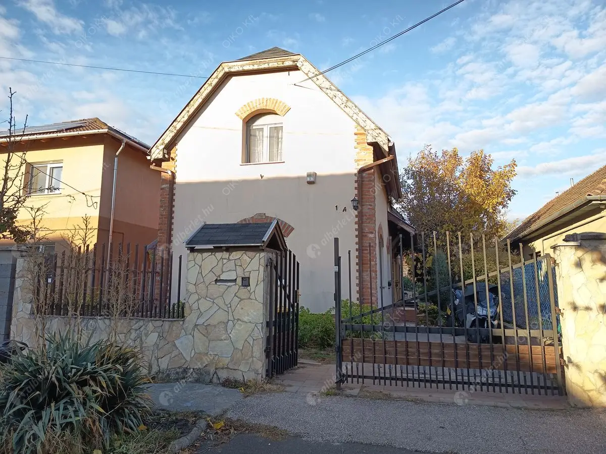 Kiadó albérlet 480000 Ft/hó áron: Budapest, XV. kerület  Madách utca. Mérete: 180 nm, 5 szobás | Alberlet.hu - 6570472