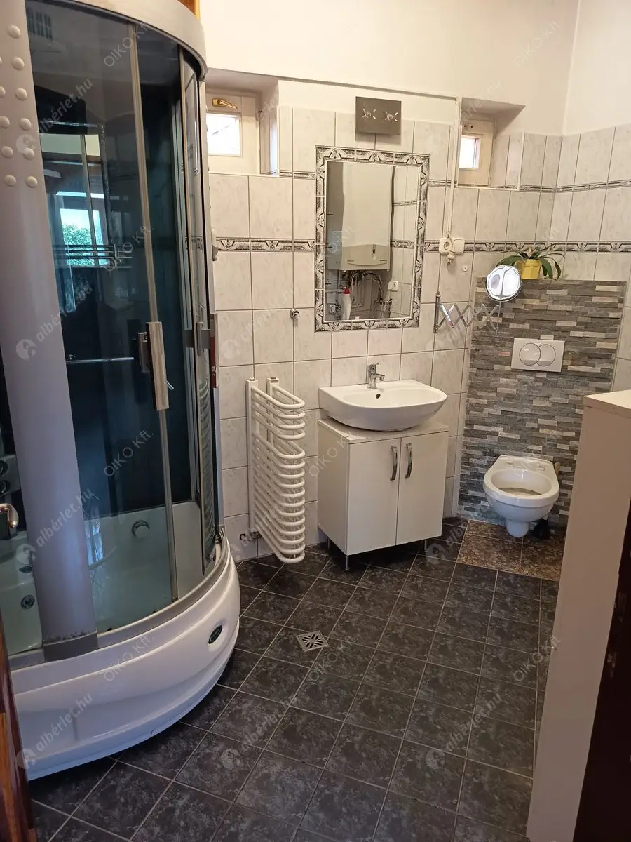 Kiadó albérlet 480000 Ft/hó áron: Budapest, XV. kerület  Madách utca. Mérete: 180 nm, 5 szobás | Alberlet.hu - 6570484