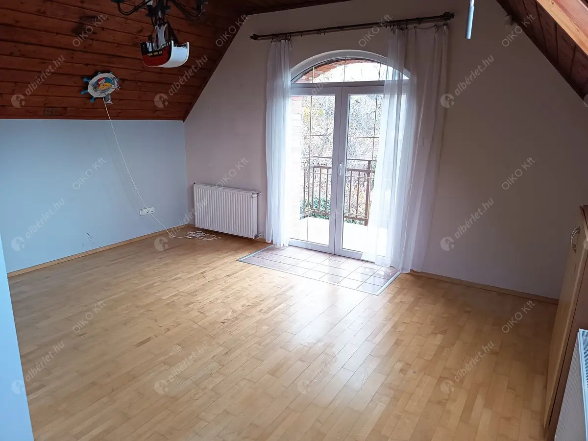 Kiadó albérlet 480000 Ft/hó áron: Budapest, XV. kerület  Madách utca. Mérete: 180 nm, 5 szobás | Alberlet.hu - 6570486