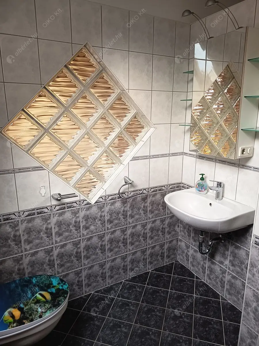 Kiadó albérlet 480000 Ft/hó áron: Budapest, XV. kerület  Madách utca. Mérete: 180 nm, 5 szobás | Alberlet.hu - 6570491