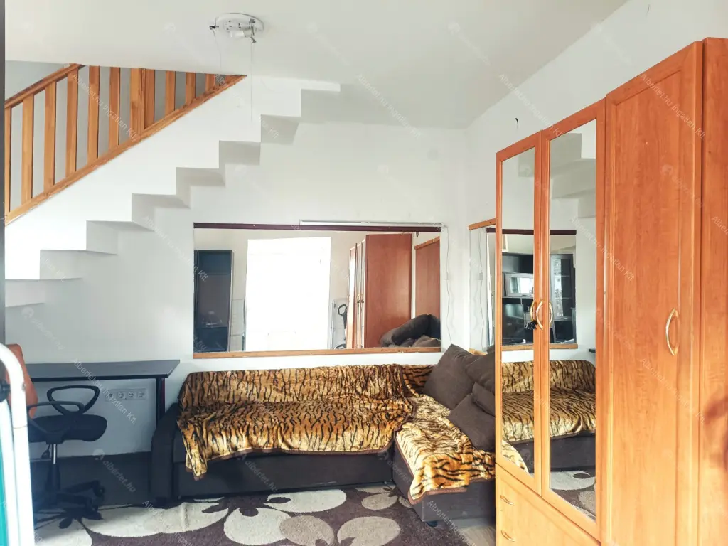 Kiadó albérlet 220000 Ft/hó áron: Budapest, XV. kerület  Molnár Viktor utca. Mérete: 45 nm, 2 szobás | Alberlet.hu - 6676509