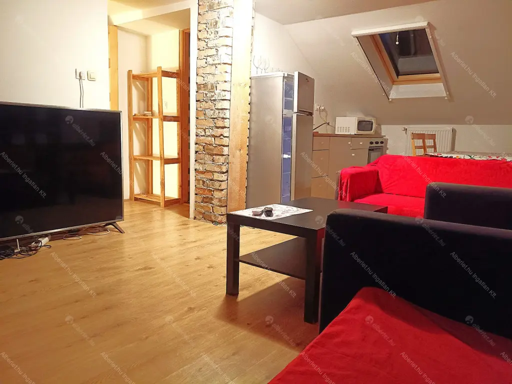 Kiadó albérlet 220000 Ft/hó áron: Budapest, XV. kerület  Molnár Viktor utca. Mérete: 45 nm, 2 szobás | Alberlet.hu - 6676516