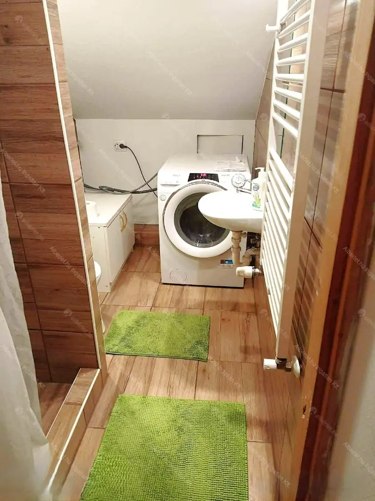 Kiadó albérlet 220000 Ft/hó áron: Budapest, XV. kerület  Molnár Viktor utca. Mérete: 45 nm, 2 szobás | Alberlet.hu - 6676521