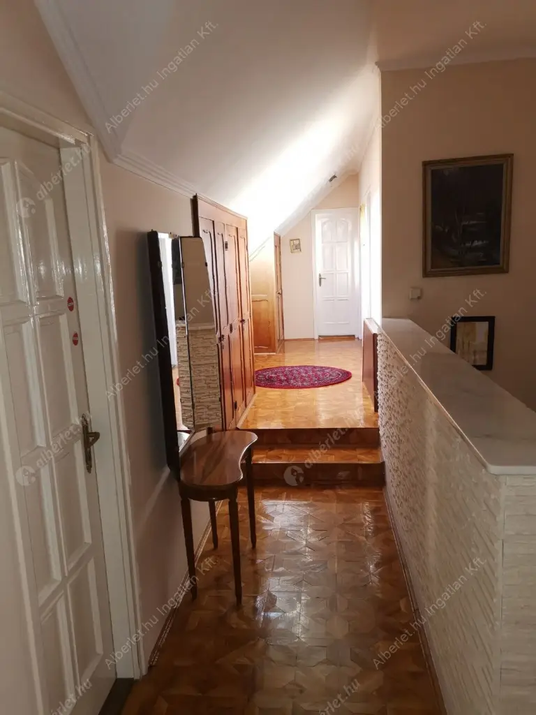 Kiadó albérlet 1350000 Ft/hó áron: Budapest, XV. kerület  Palánk utca. Mérete: 350 nm, 4 szobás | Alberlet.hu - 6517170
