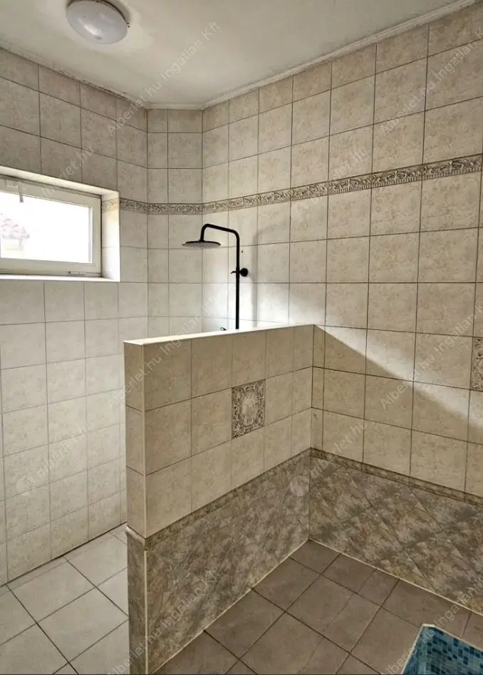 Kiadó albérlet 1350000 Ft/hó áron: Budapest, XV. kerület  Palánk utca. Mérete: 350 nm, 4 szobás | Alberlet.hu - 6517182