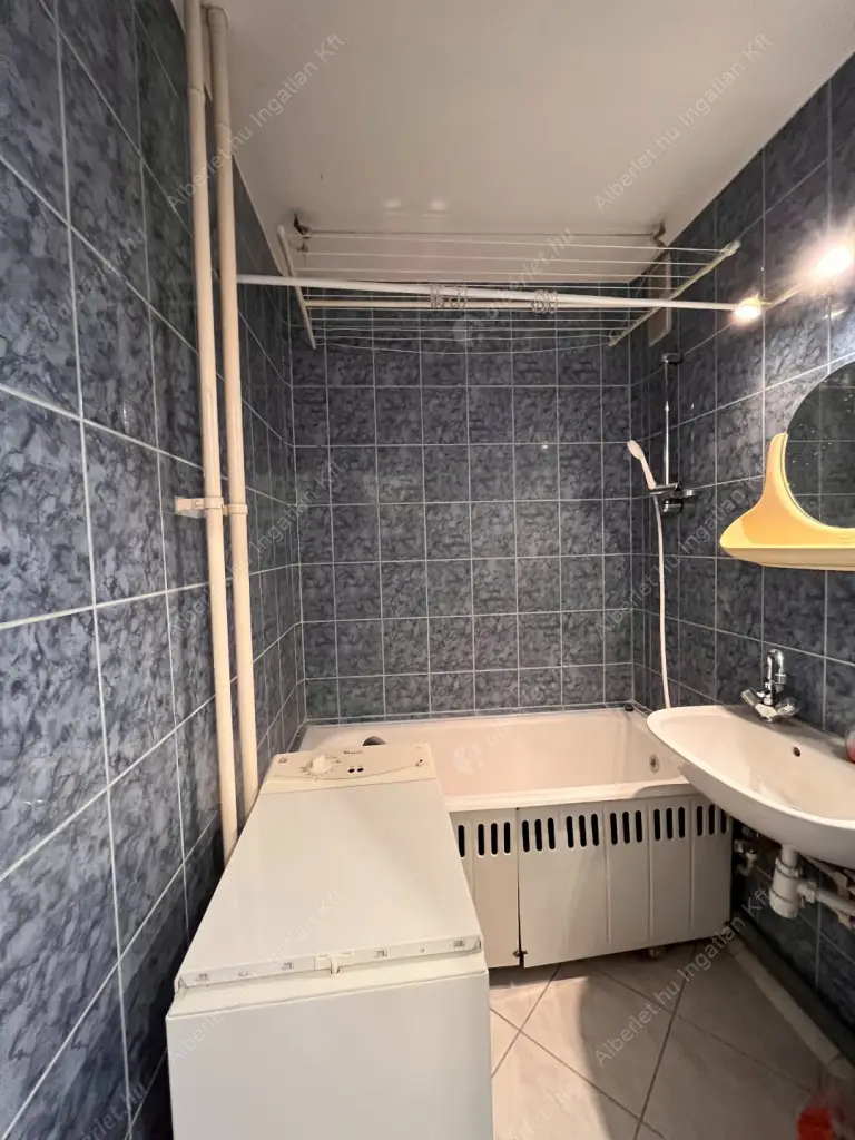 Kiadó albérlet 200000 Ft/hó áron: Budapest, XV. kerület  Sárfű utca. Mérete: 35 nm, 1 szobás | Alberlet.hu - 6636496