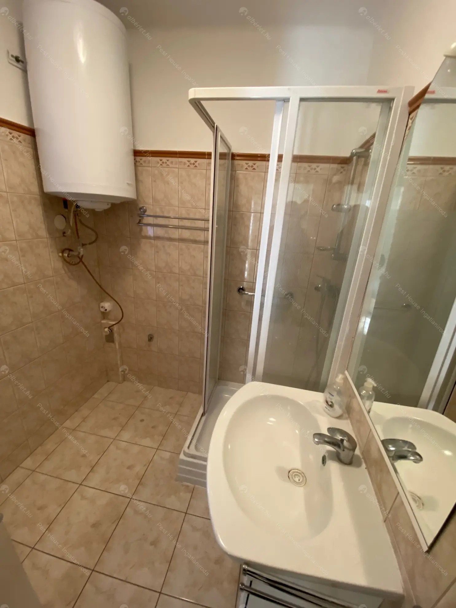 Kiadó albérlet 380000 Ft/hó áron: Budapest, XVI. kerület  Baross Gábor utca. Mérete: 125 nm, 4 szobás | Alberlet.hu - 6563084