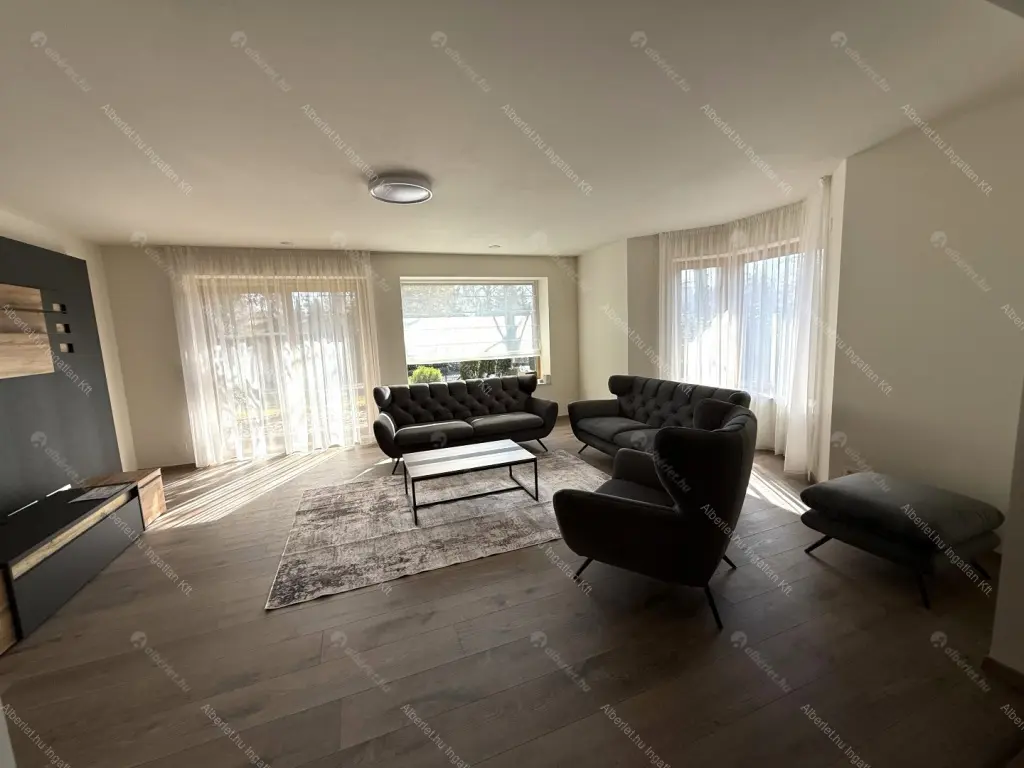 Kiadó albérlet 1590000 Ft/hó áron: Budapest, XVI. kerület  Huszár utca. Mérete: 388 nm, 8 szobás | Alberlet.hu - 6694719