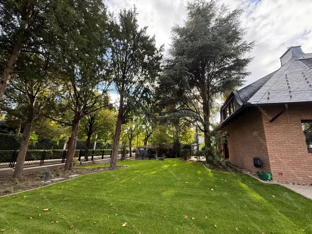 Kiadó albérlet 1590000 Ft/hó áron: Budapest, XVI. kerület  Huszár utca. Mérete: 388 nm, 8 szobás | Alberlet.hu - 6694743